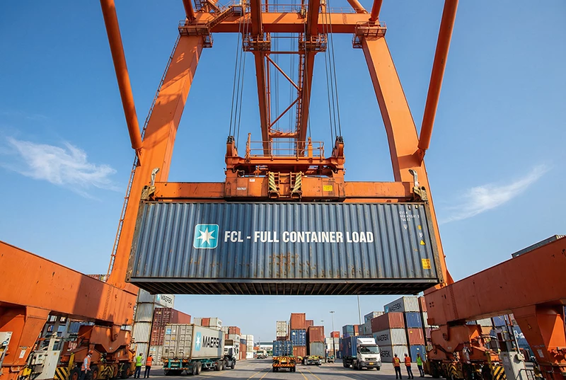 Container freight pricing and loading efficiency